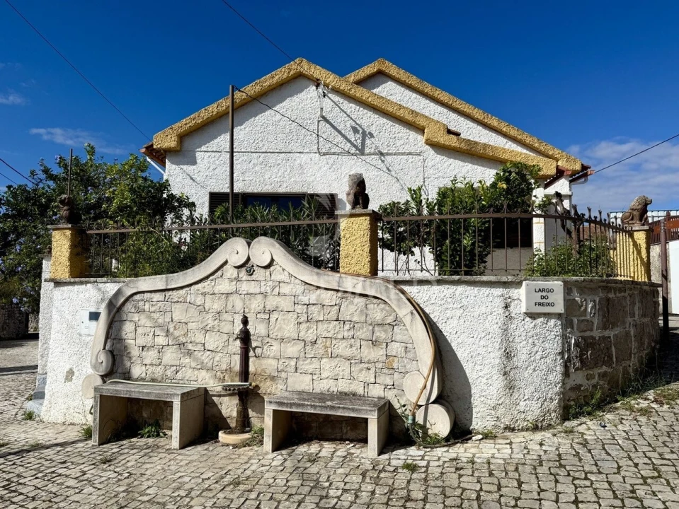 Moradia T2 para Venda em Alvados e Alcaria Foto 4