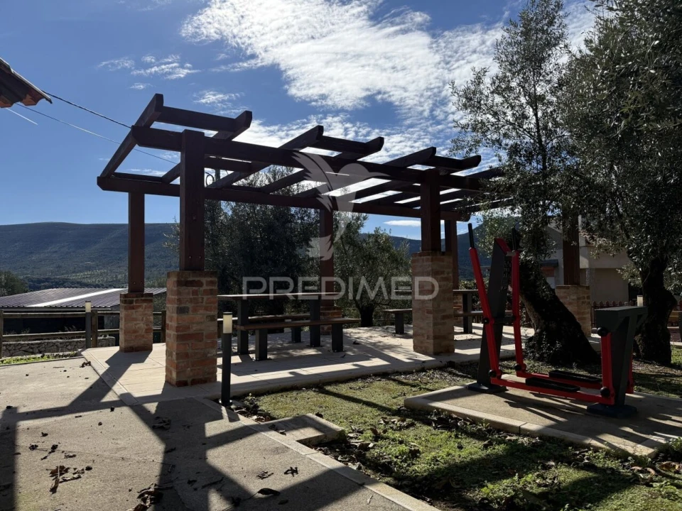 Moradia T2 para Venda em Alvados e Alcaria Foto 37