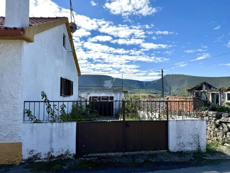 Moradia T2 para Venda em Alvados e Alcaria Foto 32