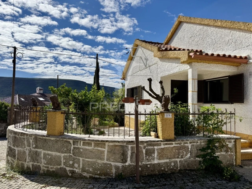 Moradia T2 para Venda em Alvados e Alcaria Foto 35