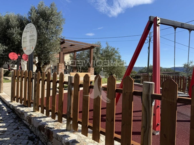 Moradia T2 para Venda em Alvados e Alcaria Foto 38