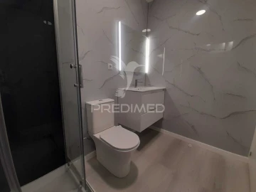 Apartamento T2 para Venda em Oeiras e São Julião da Barra, Paço de Arcos e Caxias