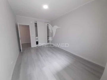 Apartamento T2 para Venda em Oeiras e São Julião da Barra, Paço de Arcos e Caxias