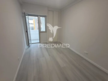 Apartamento T2 para Venda em Oeiras e São Julião da Barra, Paço de Arcos e Caxias