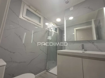 Apartamento T2 para Venda em Oeiras e São Julião da Barra, Paço de Arcos e Caxias