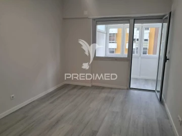 Apartamento T2 para Venda em Oeiras e São Julião da Barra, Paço de Arcos e Caxias