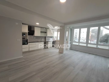 Apartamento T2 para Venda em Oeiras e São Julião da Barra, Paço de Arcos e Caxias