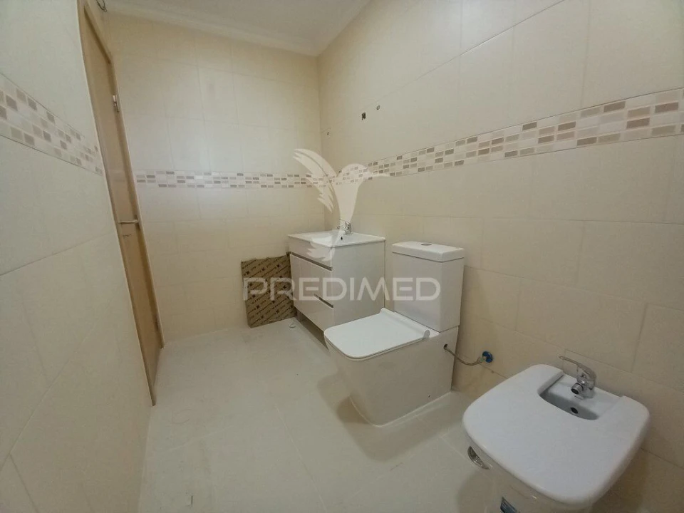 Moradia T6 para Venda em Carcavelos e Parede Foto 28