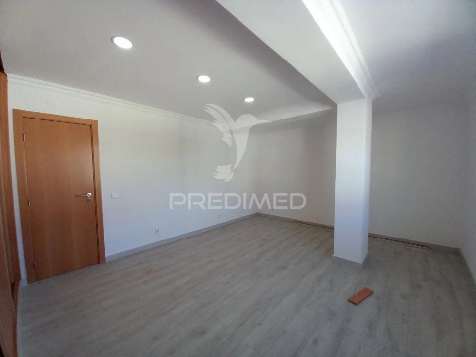 Moradia T6 para Venda em Carcavelos e Parede Foto 25