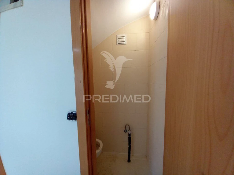 Moradia T6 para Venda em Carcavelos e Parede Foto 18