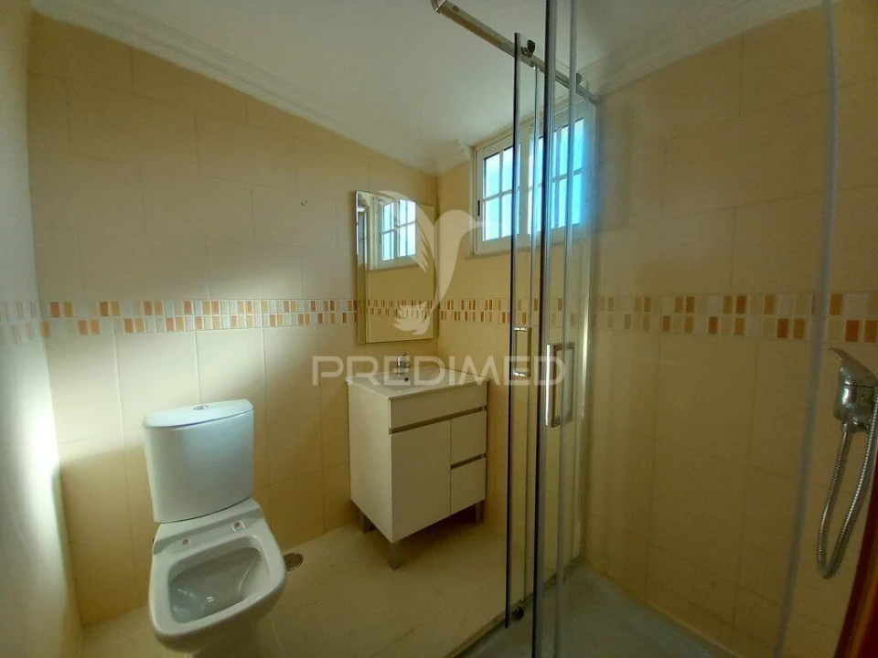 Moradia T6 para Venda em Carcavelos e Parede Foto 31