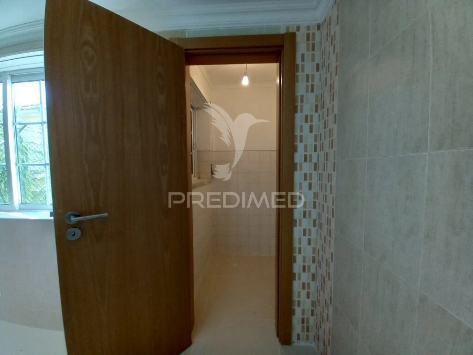 Moradia T6 para Venda em Carcavelos e Parede Foto 15