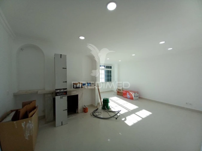 Moradia T6 para Venda em Carcavelos e Parede Foto 4