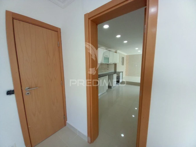 Moradia T6 para Venda em Carcavelos e Parede Foto 9