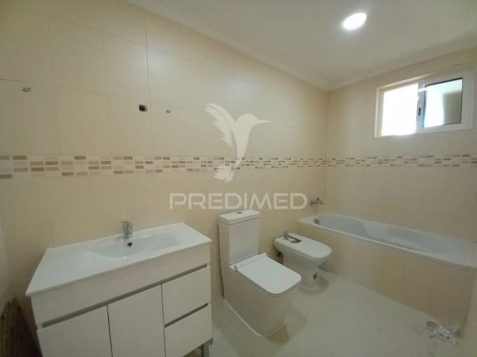 Moradia T6 para Venda em Carcavelos e Parede Foto 27