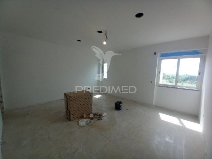 Apartamento T2 para Venda em Carregado e Cadafais Foto 7