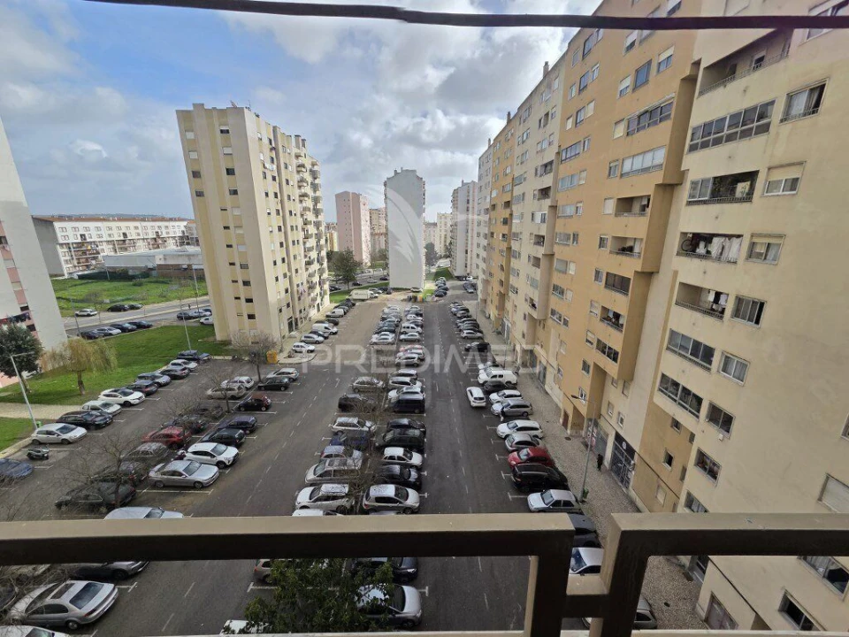 Apartamento T3 para Venda em Carregado e Cadafais Foto 2