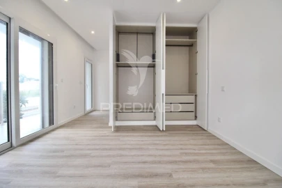 Moradia T3 para Venda em Charneca de Caparica e Sobreda