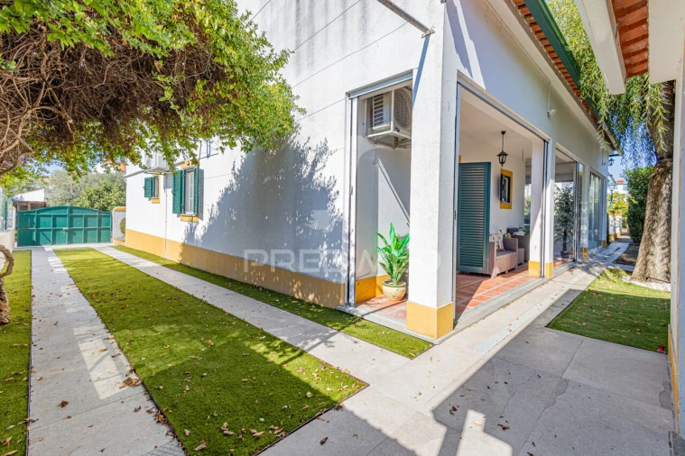 Moradia T5 para Venda em Nossa Senhora da Vila, Nossa Senhora do Bispo e Silveiras Foto 27