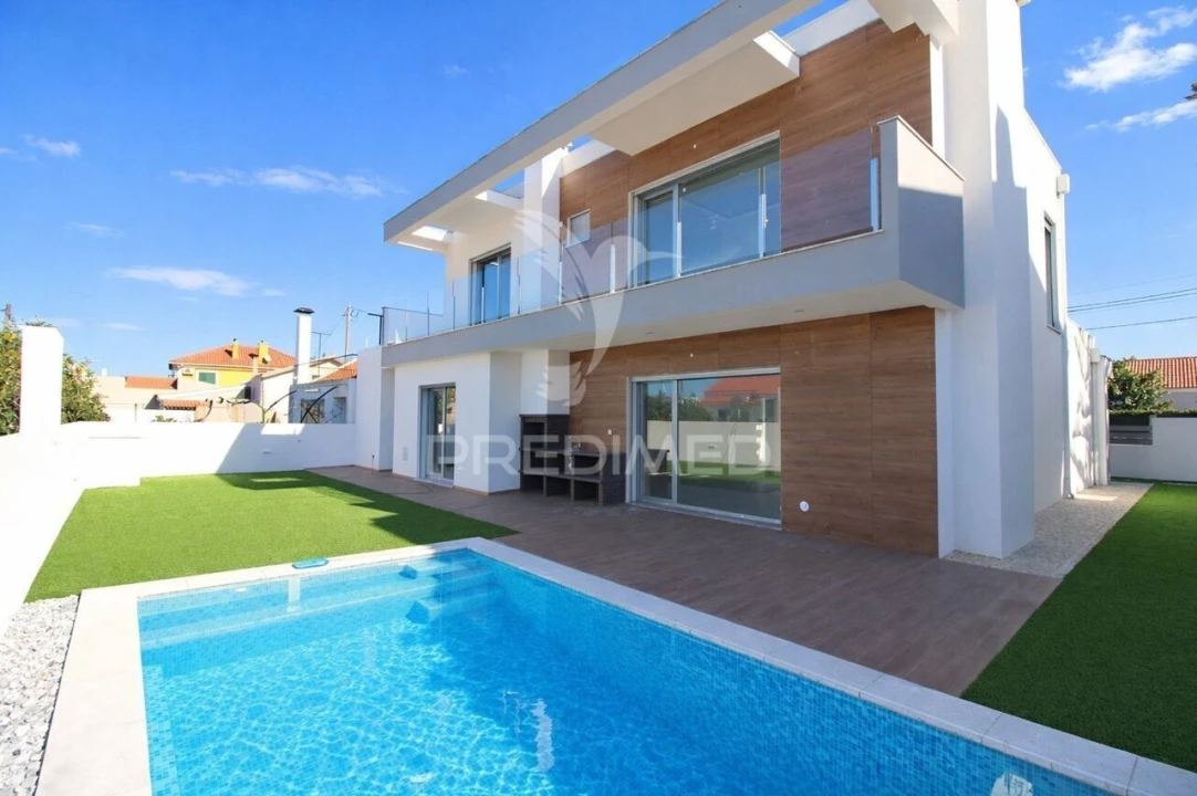 Moradia T4 para Venda em Azeitão (São Lourenço e São Simão) Foto 1