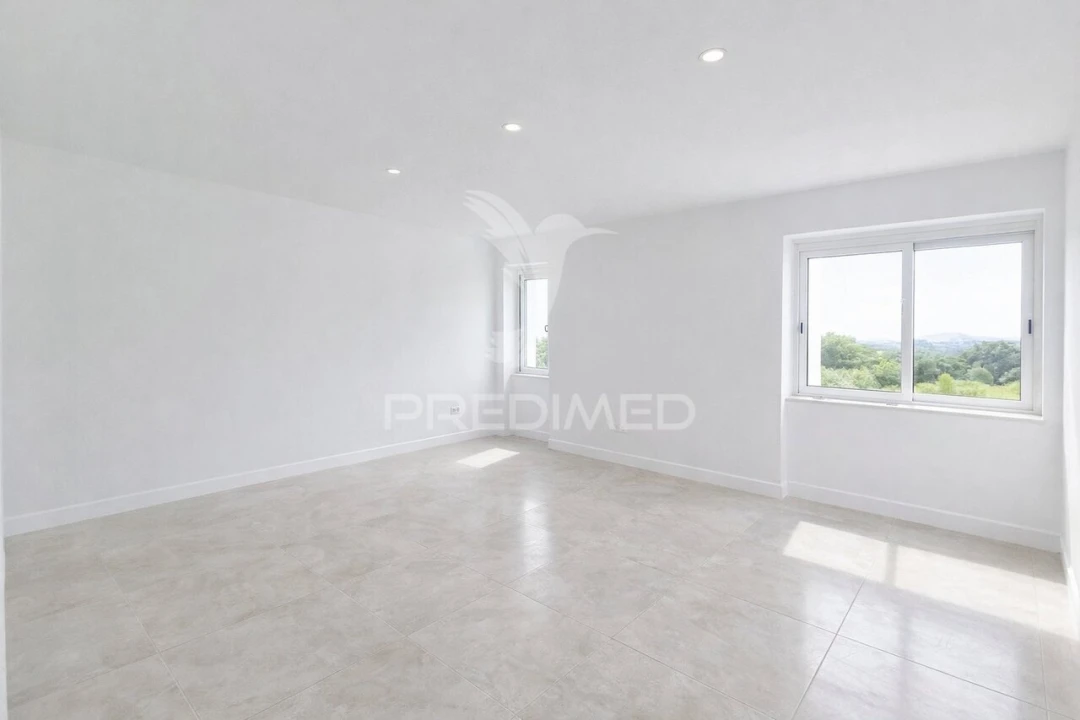 Apartamento T2 para Venda em Carregado e Cadafais Foto 2