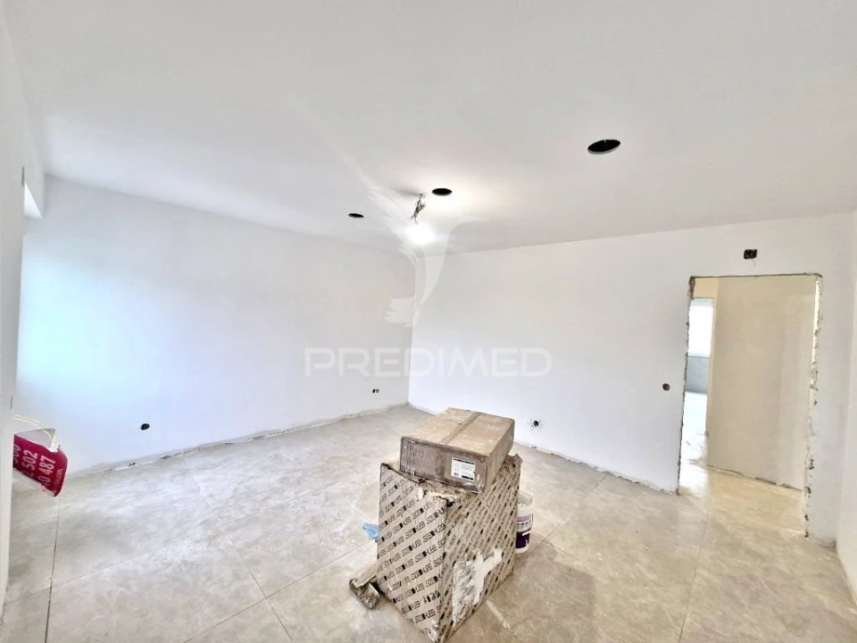 Apartamento T2 para Venda em Carregado e Cadafais Foto 8