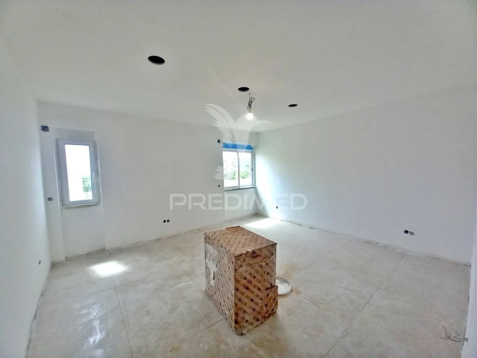 Apartamento T2 para Venda em Carregado e Cadafais Foto 20