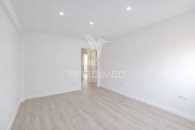 Apartamento T2 para Venda em Carregado e Cadafais Foto 3