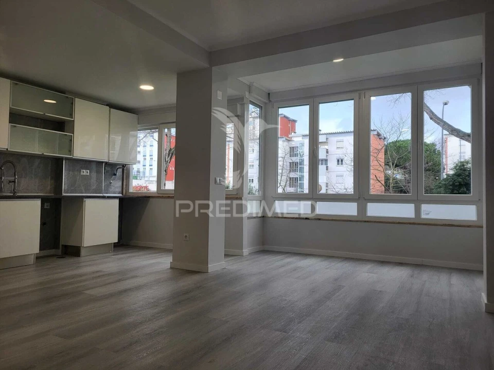 Apartamento T2 para Venda em Oeiras e São Julião da Barra, Paço de Arcos e Caxias Foto 1