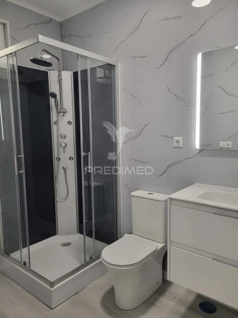 Apartamento T2 para Venda em Oeiras e São Julião da Barra, Paço de Arcos e Caxias