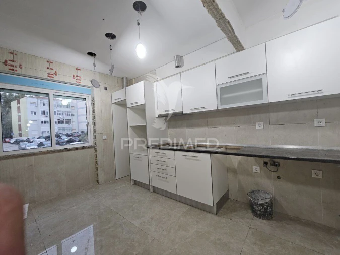 Apartamento T2 para Venda em Almada, Cova da Piedade, Pragal e Cacilhas Foto 1