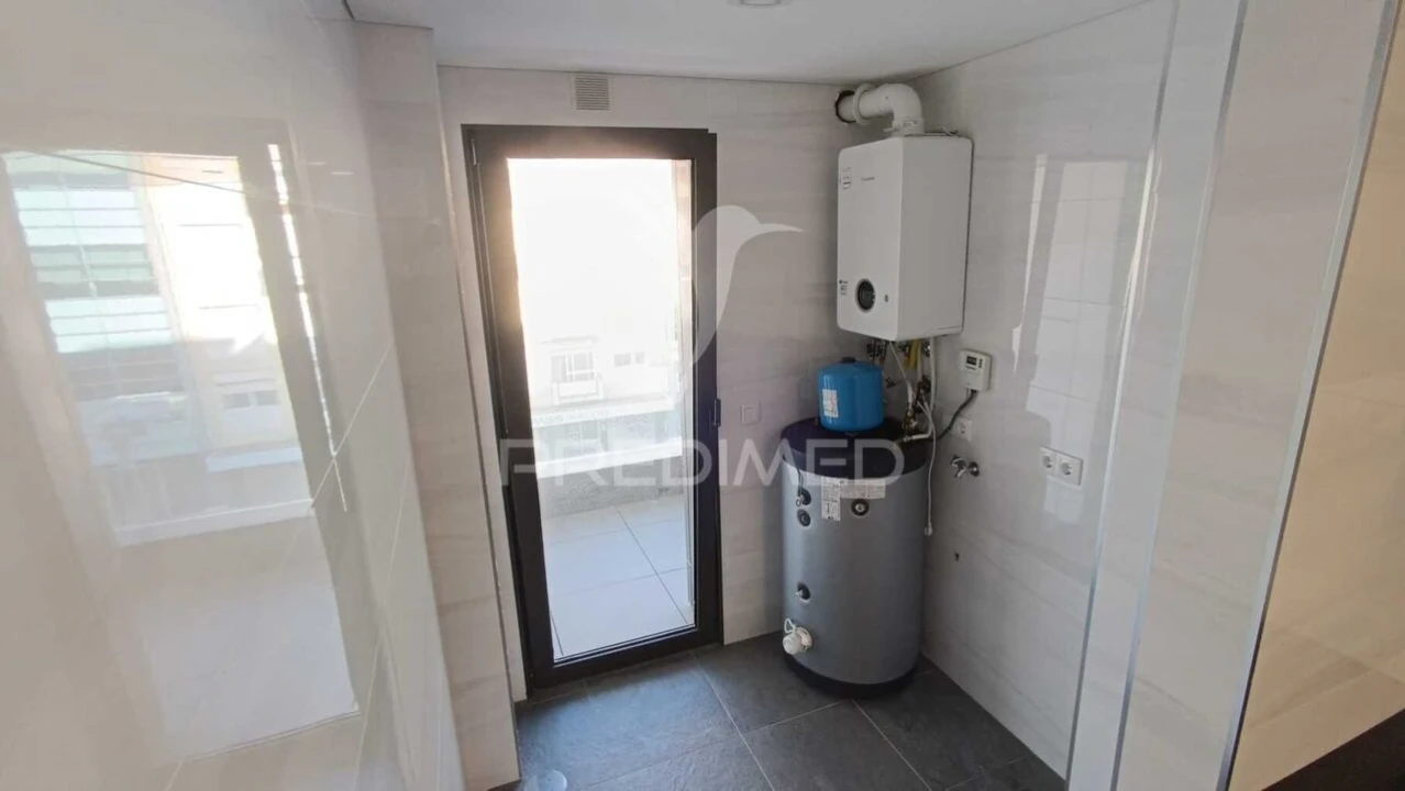 Apartamento T3 para Venda em Cedofeita, Santo Ildefonso, Sé, Miragaia, São Nicolau e Vitória Foto 5