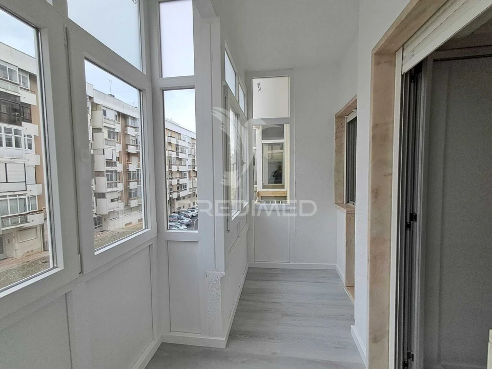 Apartamento T2 para Venda em Oeiras e São Julião da Barra, Paço de Arcos e Caxias Foto 12