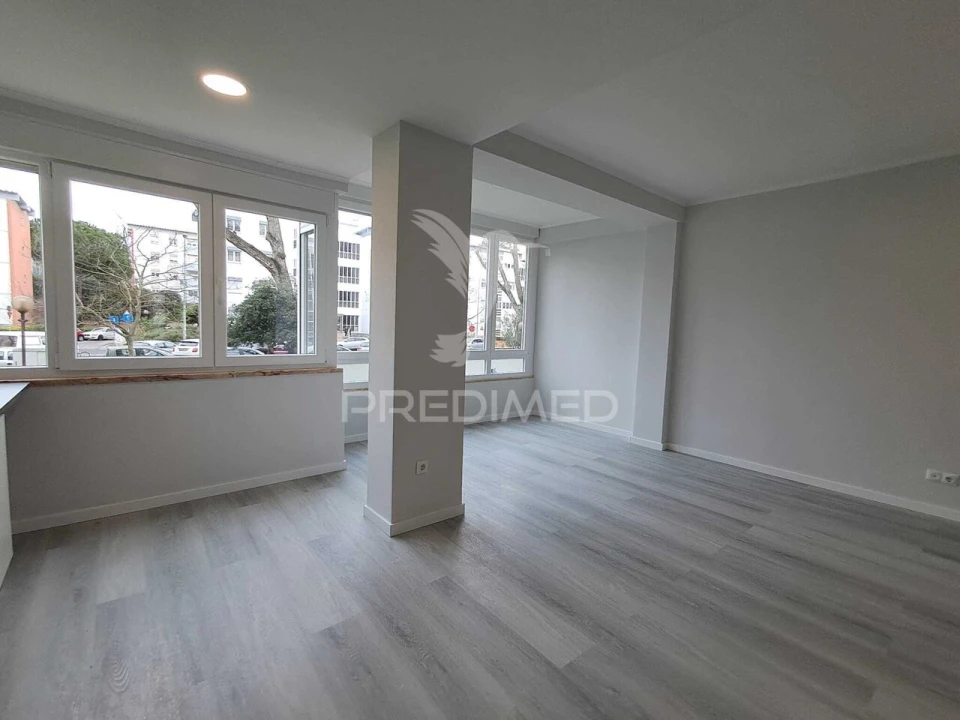 Apartamento T2 para Venda em Oeiras e São Julião da Barra, Paço de Arcos e Caxias Foto 1