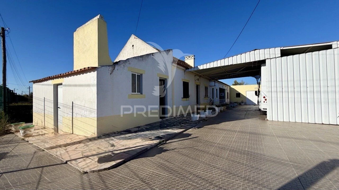 Moradia T4 para Venda em Atalaia e Alto Estanqueiro-Jardia Foto 3