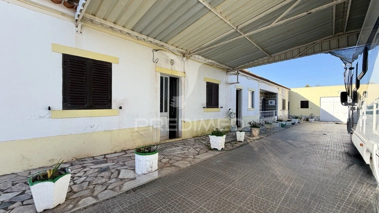 Moradia T4 para Venda em Atalaia e Alto Estanqueiro-Jardia Foto 1