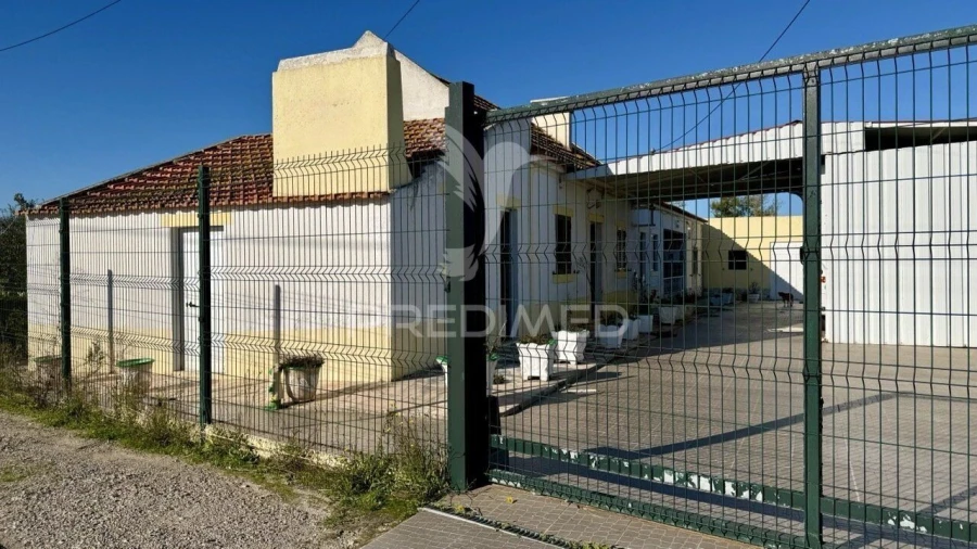 Moradia T4 para Venda em Atalaia e Alto Estanqueiro-Jardia Foto 4