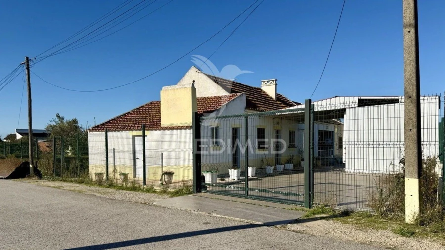 Moradia T4 para Venda em Atalaia e Alto Estanqueiro-Jardia Foto 5