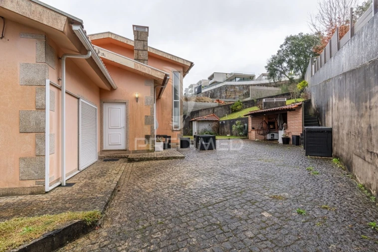 Moradia T5 para Venda em Este (São Pedro e São Mamede) Foto 30