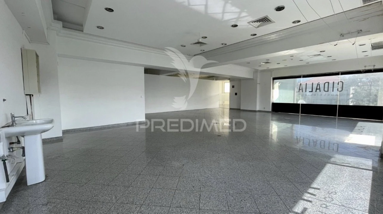 Loja para Venda em Almada, Cova da Piedade, Pragal e Cacilhas Foto 7