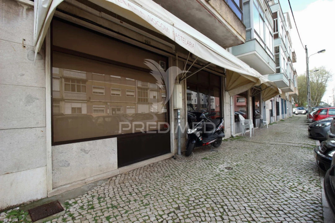 Loja para Venda em Almada, Cova da Piedade, Pragal e Cacilhas Foto 22