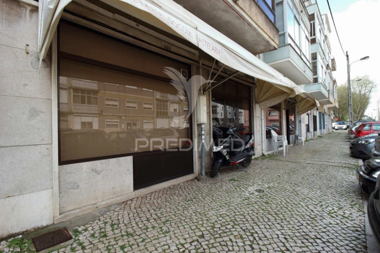 Loja para Venda em Almada, Cova da Piedade, Pragal e Cacilhas Foto 22