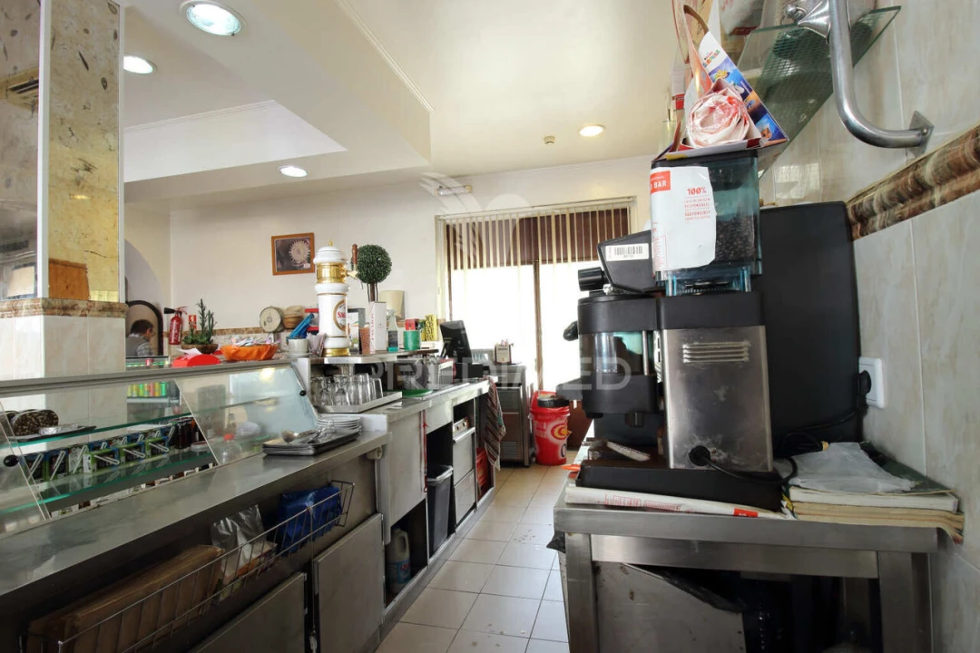 Loja para Venda em Almada, Cova da Piedade, Pragal e Cacilhas Foto 18