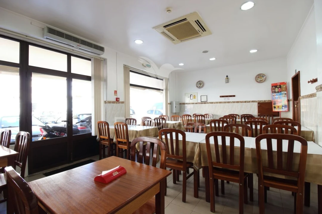 Loja para Venda em Almada, Cova da Piedade, Pragal e Cacilhas Foto 7