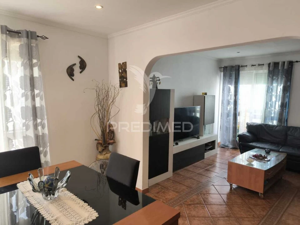 Apartamento T3 para Venda em Sacavém e Prior Velho Foto 1
