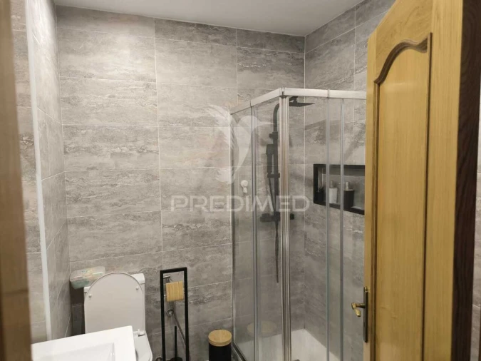 Apartamento T3 para Venda em Sacavém e Prior Velho Foto 7