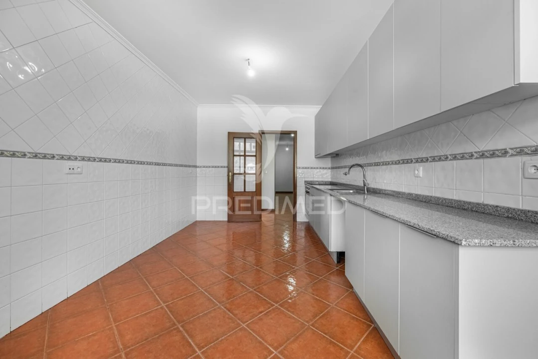 Apartamento T3 para Venda em Ancede e Ribadouro Foto 5