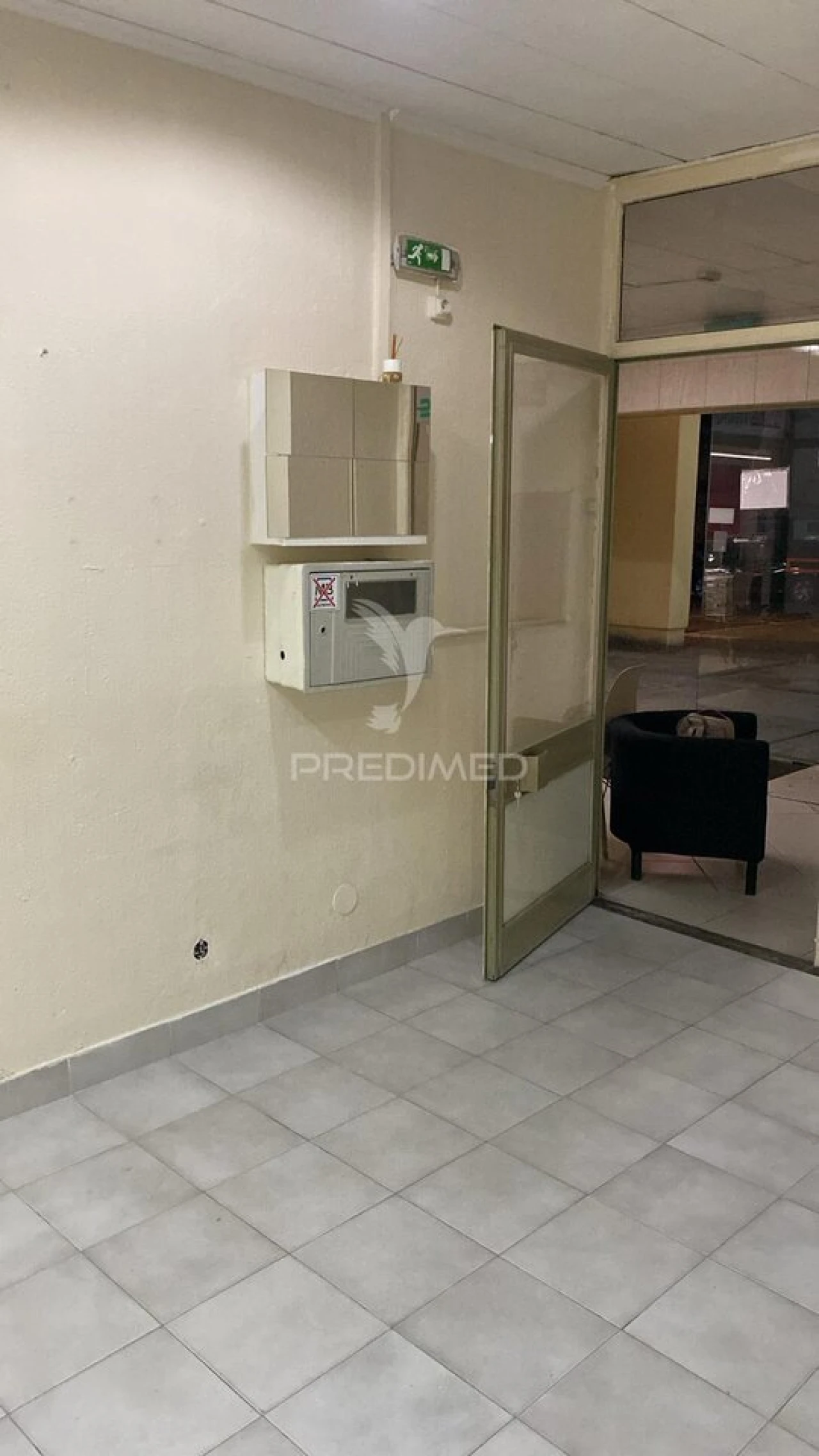 Loja para Venda em Santo António dos Cavaleiros e Frielas Foto 5