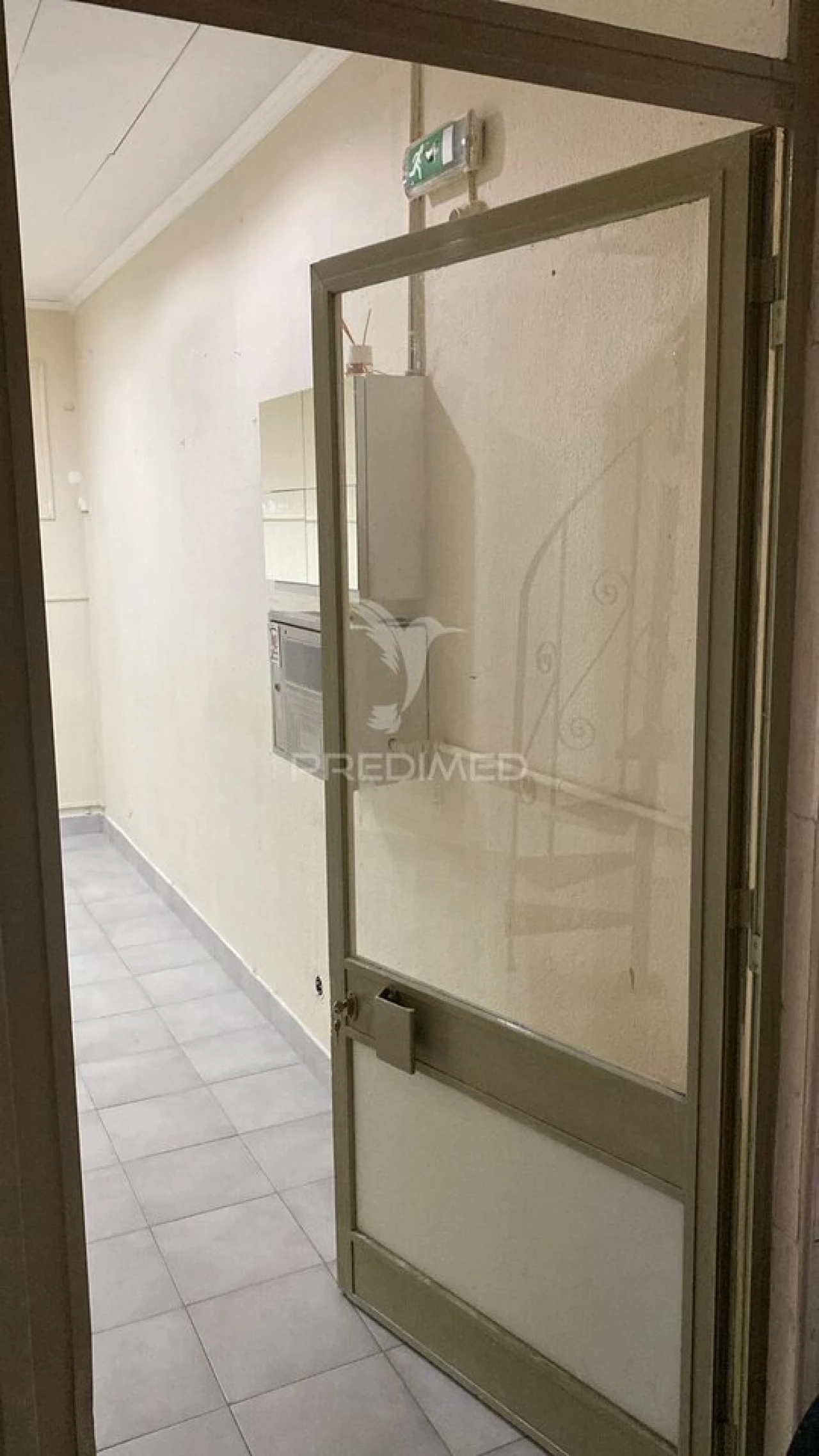 Loja para Venda em Santo António dos Cavaleiros e Frielas Foto 3