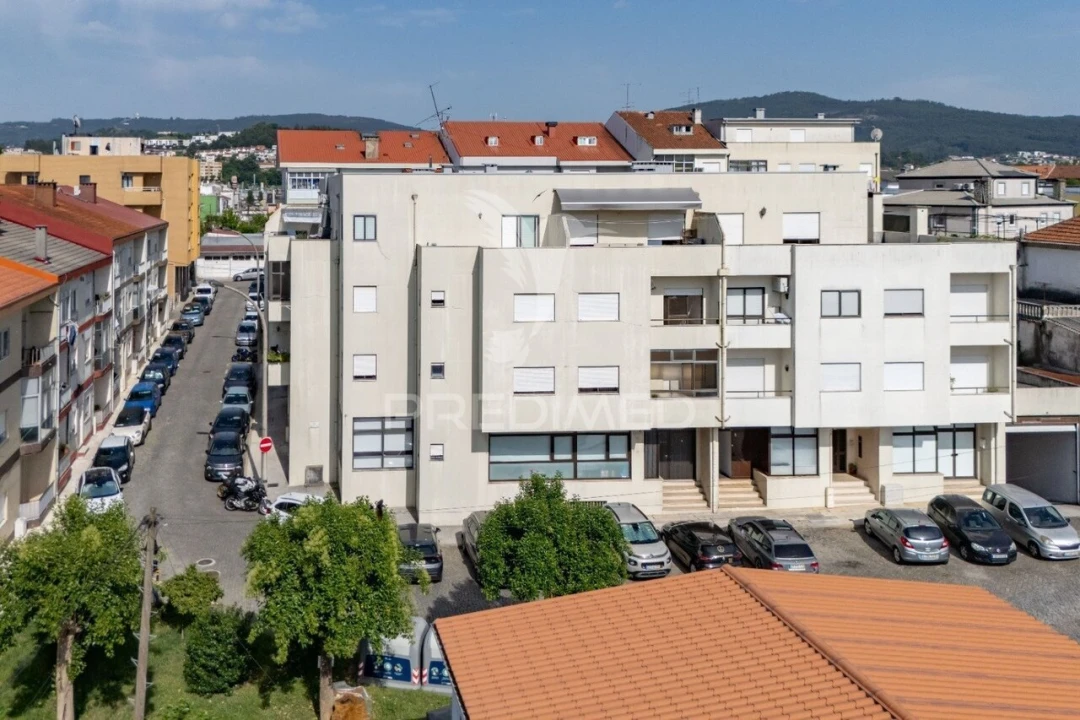 Apartamento T3 para Venda em Ferreiros e Gondizalves Foto 39